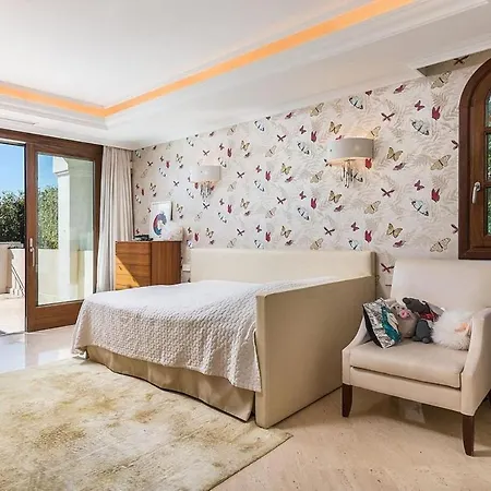 In Golden Mile With Heated Pool Villa *